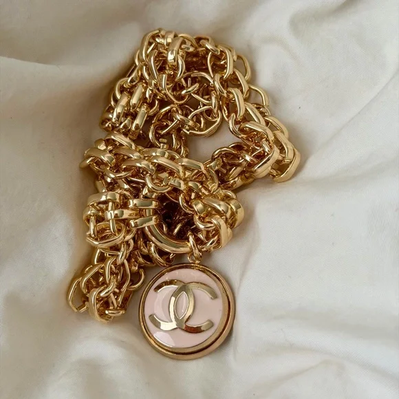 Pink Chanel pendant necklace - Picture 11 of 13